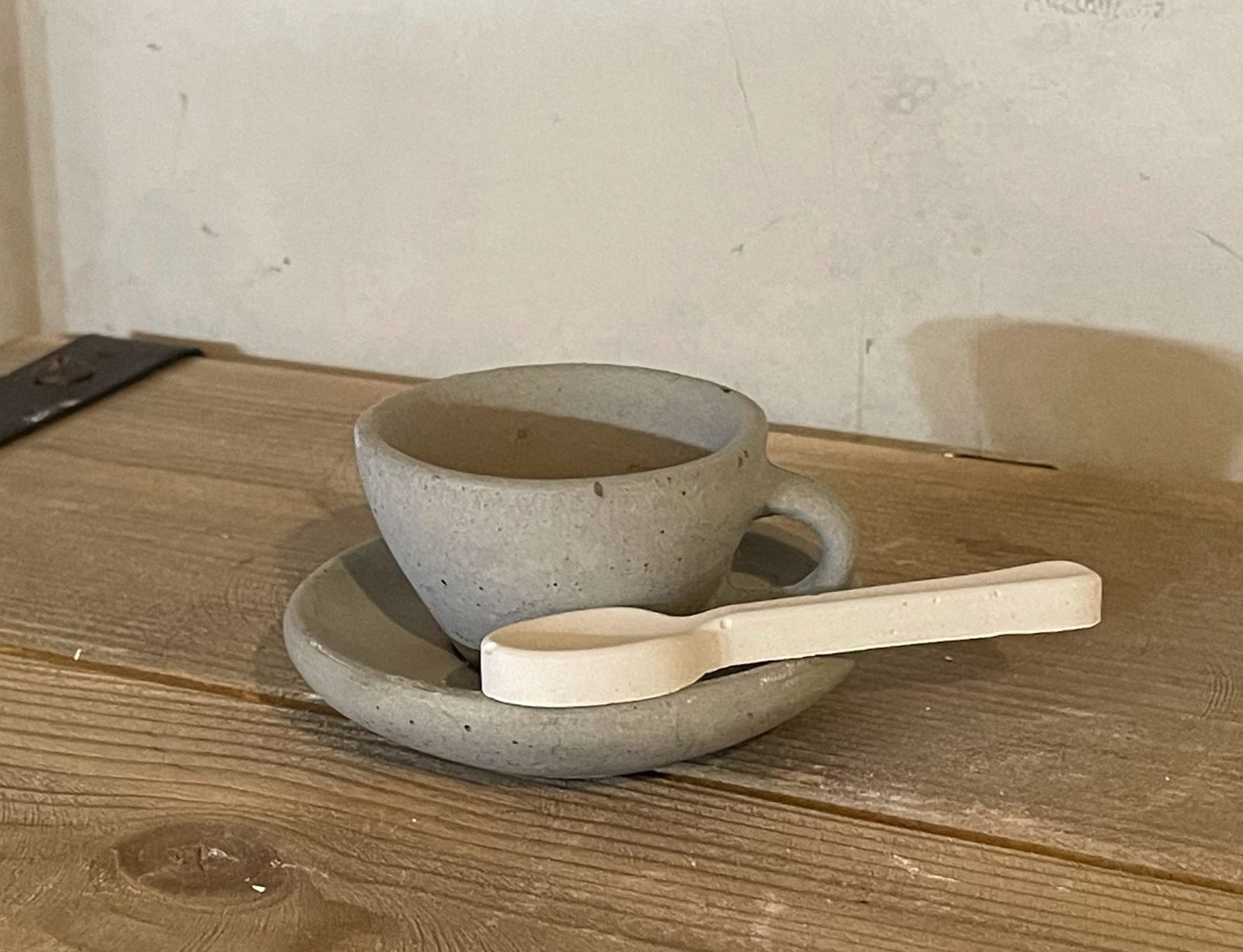 セメントのティーカップ